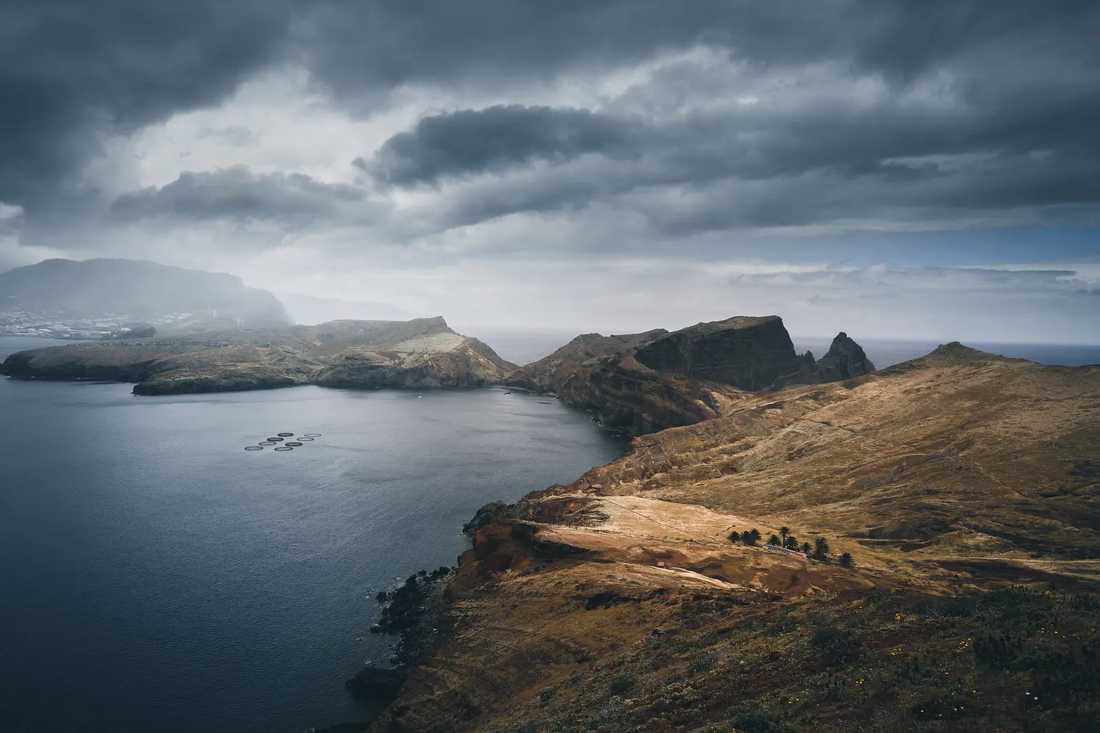 Moody Outdoors - Clouds, Rain and Autumn Mood