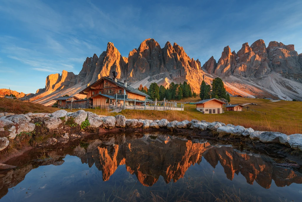 Perfect reflection of the Geisleralm and Geislergruppe