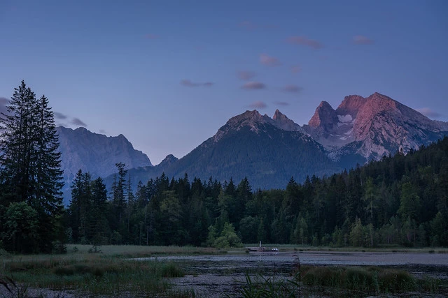 Sunrise at Taubensee with mountain Hochkalter