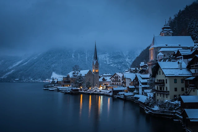 Blue Hour in Hallstatt in Winter